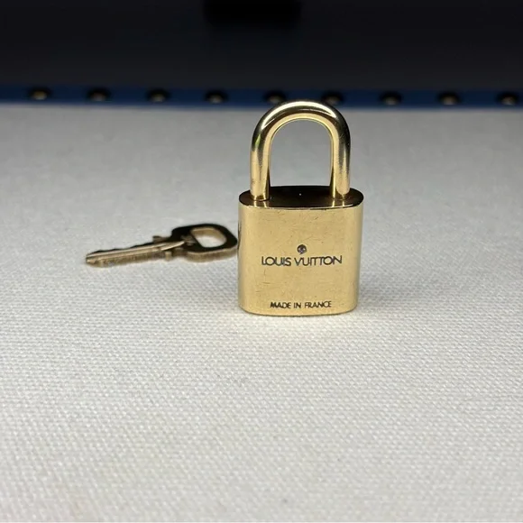 Louis Vuitton lock and key #306 - Picture 3 of 6